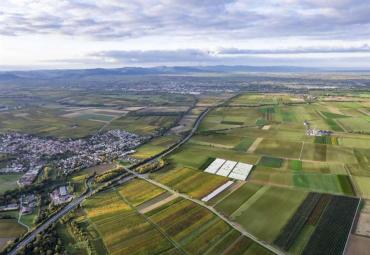 Uzņēmums Hochtief būvēs litija rūpnīcu Vācijā