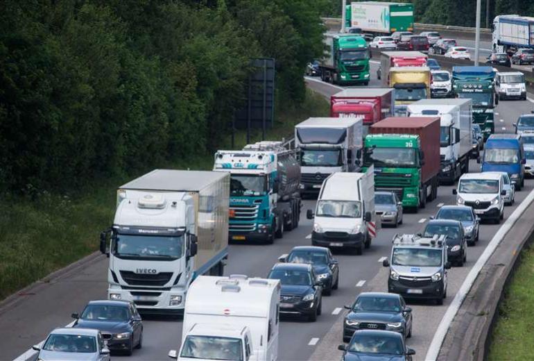 Rosina stingrākus CO2 ierobežojumus lieljaudas transportlīdzekļiem