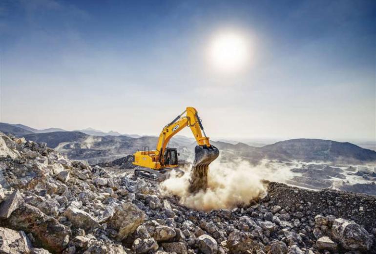 JCB laiž klajā savu lielāko kāpurķēžu ekskavatoru 