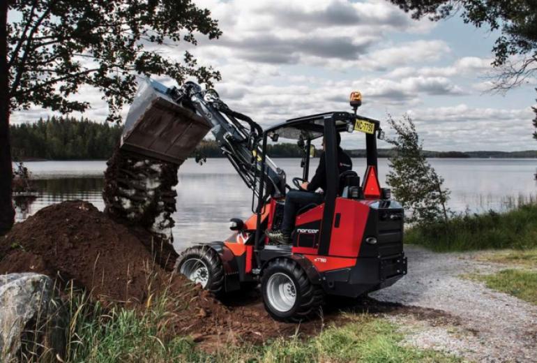 CNH tirgos Norcar kompaktos iekrāvējus