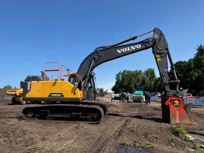 Fotoreportāža: Volvo jaunās paaudzes ekskavatoru demonstrācija