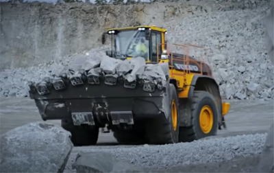 VIDEO: 10 pasaulē lielākie un jaudīgākie riteņiekrāvēji