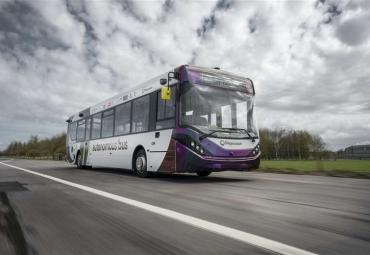 Autonomais autobuss kursē pa Skotijas ceļiem