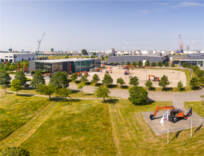 Hitachi Construction Machinery kļūs par Landcros