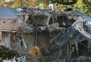 Video: Baltā nama Austrumu spārna nojaukšana