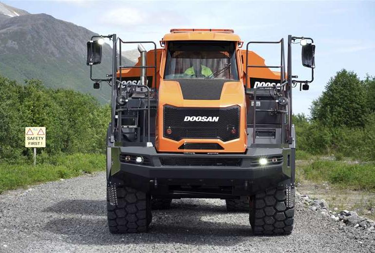 Jaunais Doosan 4x4 DA45-7 ADT