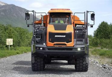 Jaunais Doosan 4x4 DA45-7 ADT