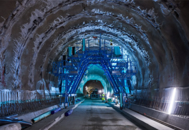 Pasaulē garākā dzelzceļa tuneļa būvniecība